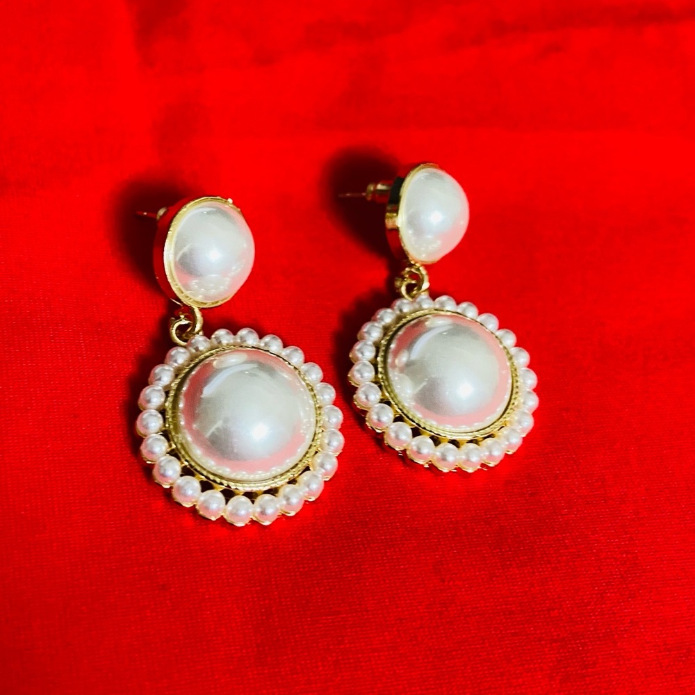 Earrings - Picture 3 of 5